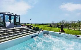 Glan Morfa Lodge Retreat